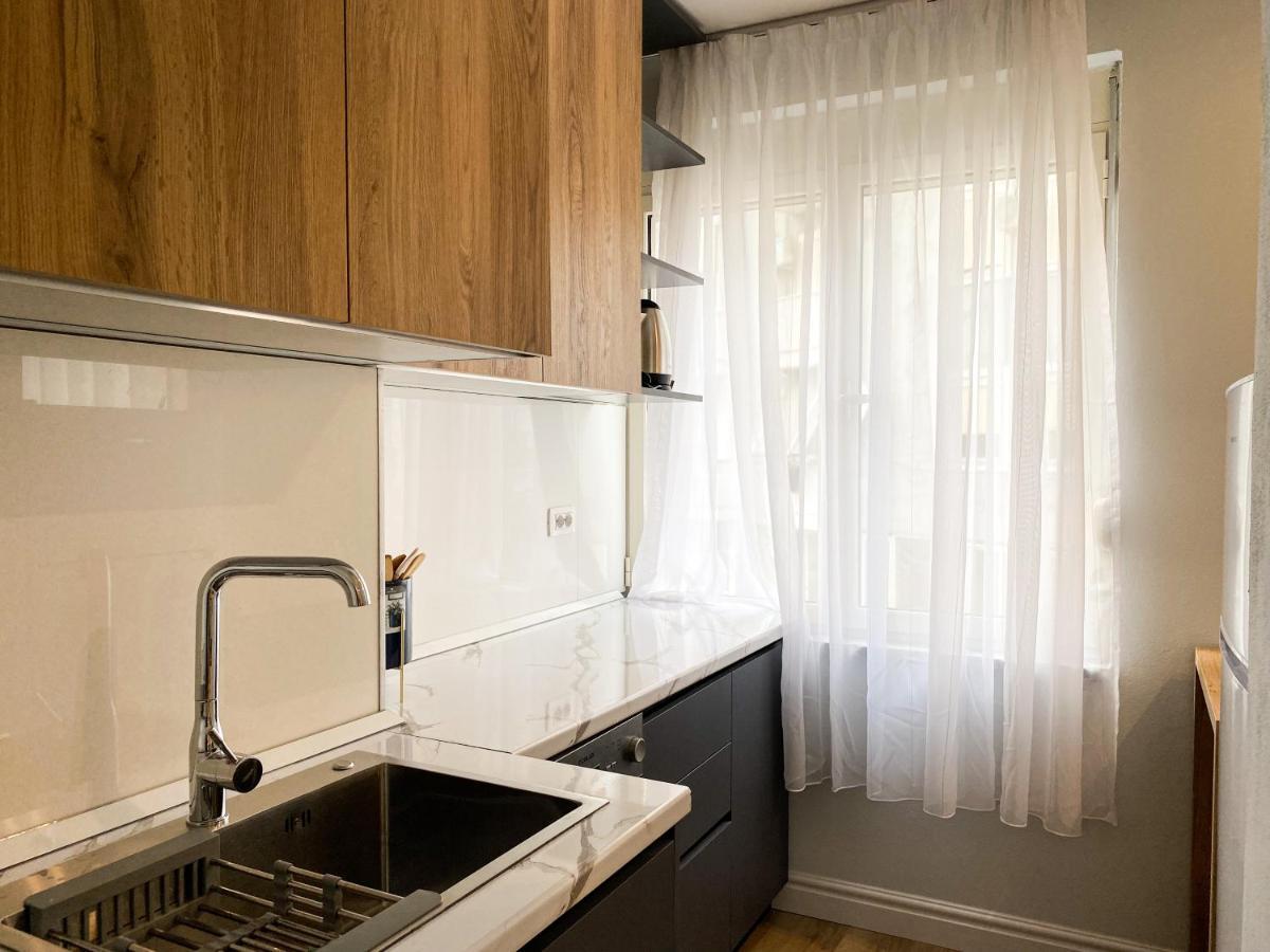 Centrally Located Glamorous Bright Apt Near Bazaar Tirana Exteriér fotografie