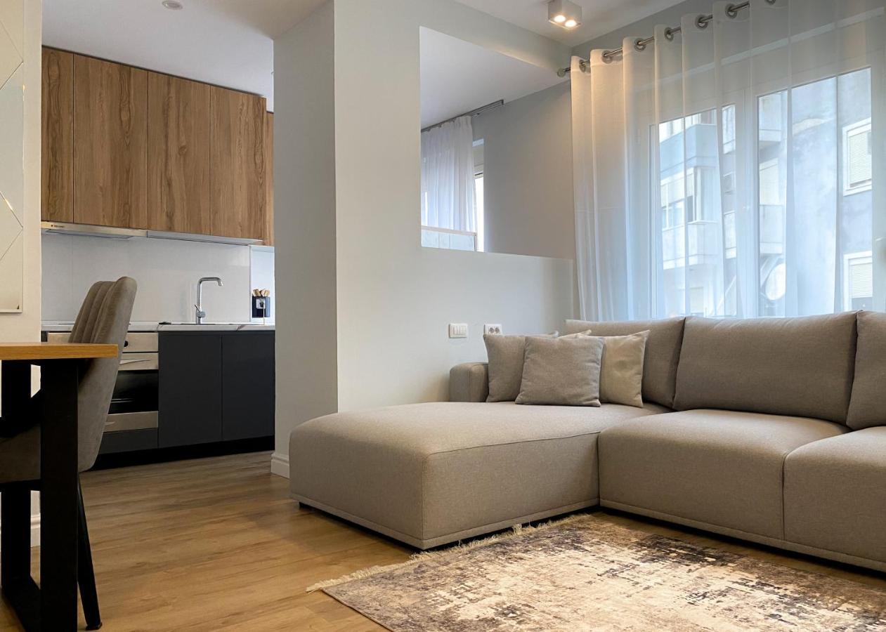 Centrally Located Glamorous Bright Apt Near Bazaar Tirana Exteriér fotografie
