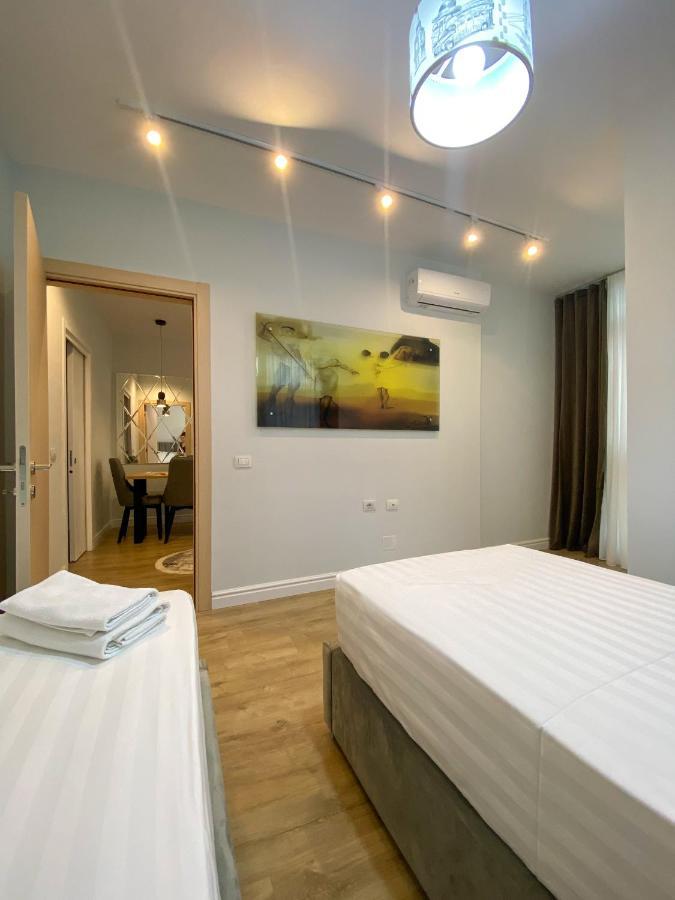 Centrally Located Glamorous Bright Apt Near Bazaar Tirana Exteriér fotografie
