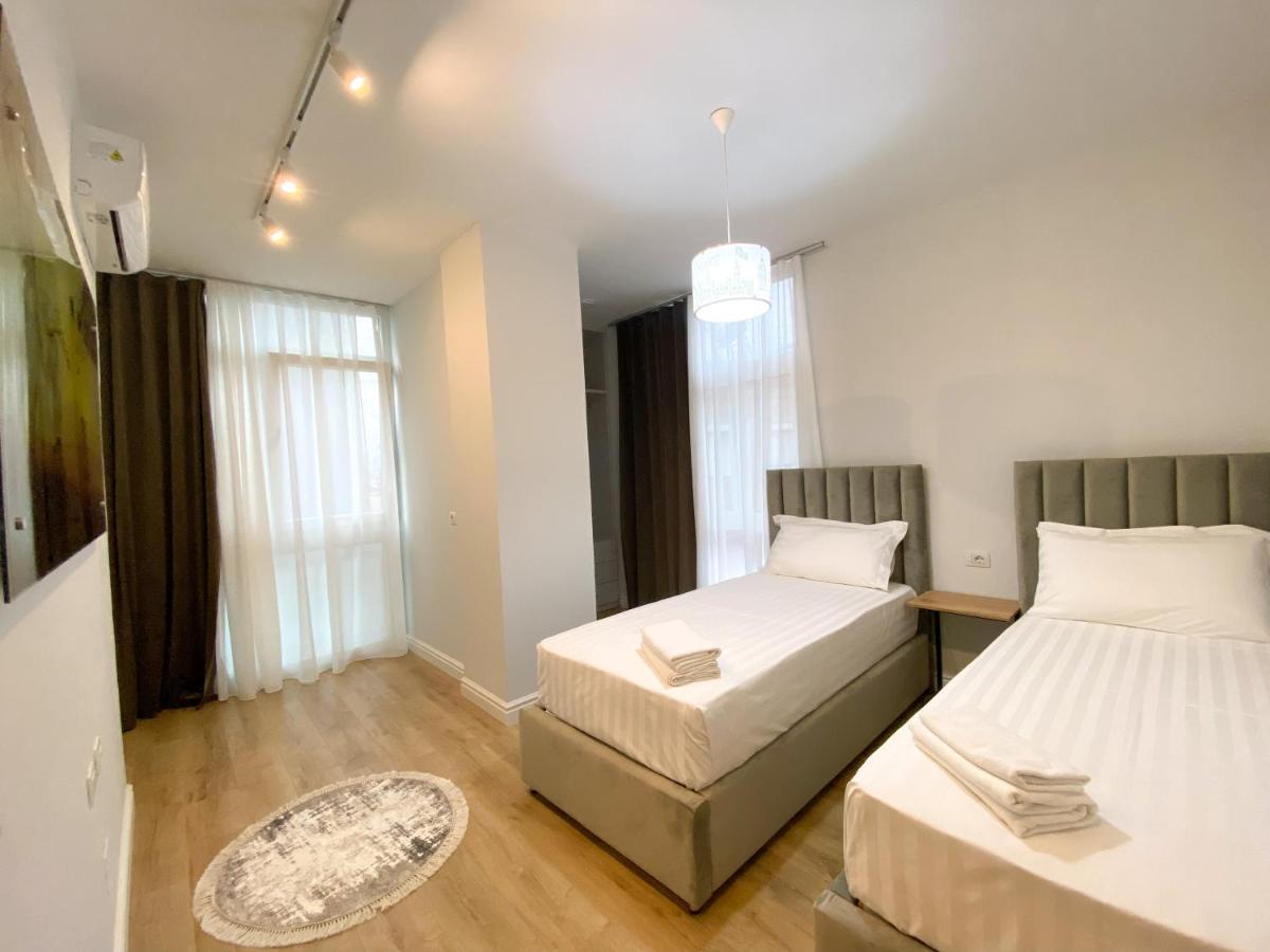 Centrally Located Glamorous Bright Apt Near Bazaar Tirana Exteriér fotografie